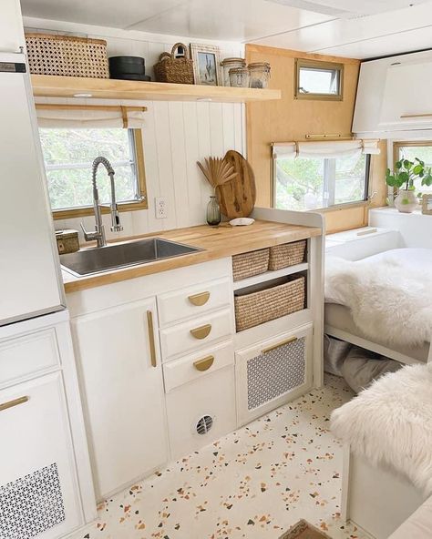 Caravan Renovation Diy, Camper Table, Caravan Living, Small Caravans, Rv Interior Remodel, Caravan Home, Caravan Decor, Camper Interior Design, Tiny House Camper