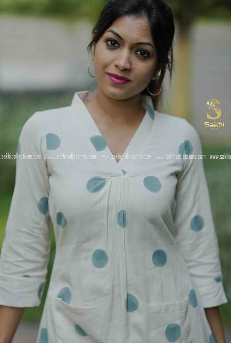 Short Round Kurti Designs Latest, Kota Cotton Kurti Designs, Kurthi Models Latest Cotton, Kurthi Models Latest, Kota Doria Kurti Designs, A Line Kurti Designs, Kurti Styling, Dotted Kurti Designs Latest, Kurti Short