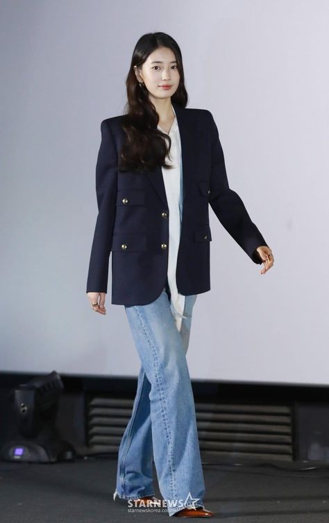 Suzy Bae Outfits, Blazer Outfits Korean, Suzy Bae Fashion, Demure Outfit, Blazer Fits, Casual Elegant Style, Stylish Photo, Bae Suzy, Fashion Icons