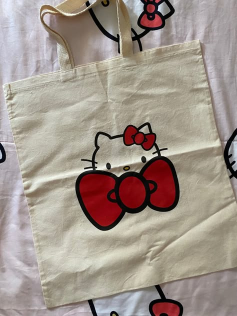 Tote Bag Pattern Paint, Eco Bag Aesthetic, Handpainted Totebag, Ecobag Design Ideas, Tote Bag Painting Ideas Easy, Hello Kitty Tote Bag, Y2k Tote Bag, Decorated Tote Bags, Diy Tote Bag Design