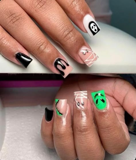 Spooky Short Nail Designs, Halloween Sets Nails Short, Short Nails Spooky, Spooky Halloween Nails Acrylic Short, Fall Themed Short Nails, Spooky Short Nails Acrylic, Halloween Short Nails Acrylic, Fall Nails Acrylic Short Square, Spooky Nails Short Square