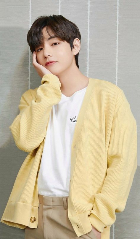 Kang Ho Song, V Bts Wallpaper, Taehyung Photoshoot, Kim Taehyung Wallpaper, I Love Bts, Bts Korea, V Taehyung, Bts Bangtan Boy, Bts Jin