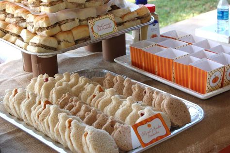 Pumpkin Party Food 1st Birthdays, Fall First Birthday Food Ideas, Pumpkin First Birthday Food, Pumpkin Patch Birthday Party Food, Pumpkin Themed First Birthday Food, Pumpkin Birthday Food Ideas, Pumpkin Birthday Party Food, Pumpkin First Birthday Food Ideas, Pumpkin Patch Party Food