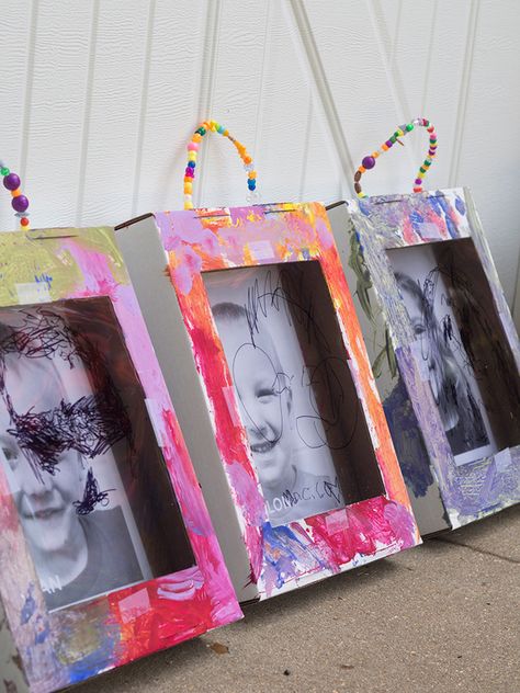 Reggio Inspired Self Portraits, Portrait Shadow, School Auction Projects, Meri Cherry, Teacher Crafts, Rain Sticks, Self Portrait Art, Art Project For Kids, Art Display Kids