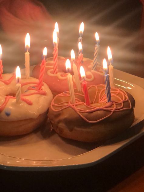 Birthday Asthetics Photos, 22st Birthday Ideas, Happy Birthday Donut, 15th Birthday Party Ideas, 15 Candles, Happy 17th Birthday, Birthday Donuts, Birthday Captions, Birthday Planning