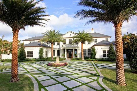 Tony Robbins House - What Properties does he own? Grass Driveway, Quotes Dream, Plans Architecture, Interior Design Images, Traditional Interior Design, Robert Kiyosaki, Design Exterior, Traditional Interior, Tony Robbins