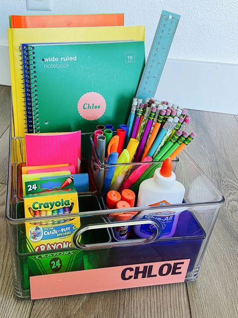 Keep school supplies organized at home with this simple homework caddy! With nice handles and compartments for lots of supplies, this is an easy way to stay organized and tote school items around the house. #homeworkstation #schoolsupplyorganization #homeschool #homeworkcaddy Homework Supplies Organization, Homeschool Supply Caddy, School Supplies Organization At Home, Organize School Supplies At Home, Homework Cart, School Supply Caddy, Organize School Supplies, Kids School Organization, Kindergarten School Supplies