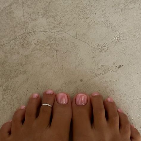 HOUSE OF ORANGE on Instagram: "Jelly pink on the toes to start your weekend in the best way 🥰💘💅🏽🍬 this is Gel Bottle BIAB in shade ‘Baby’ @HouseofOrangeBali" Clear Pink Pedicure, Bubble Bath Toe Nails, Toe Gel Nails, Baby Pink Toes, Nude Jelly Nails, Jelly Pink Nails, Sheer Pink Nails, Europe Nails, House Of Orange