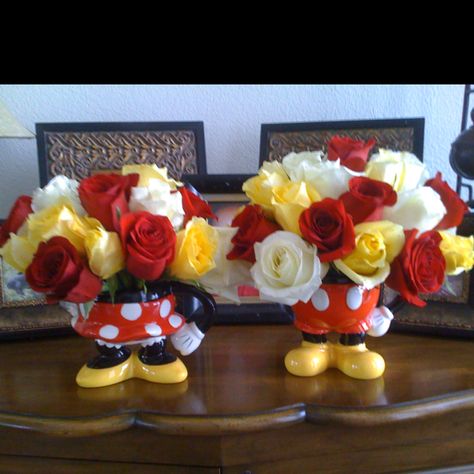 get free flowers. if you’re at the Grand Floridian on tuesday morning, they switch up the floral arrangements. and if you’re there, they will give them to you if you ask! it’s great!! Minnie Mouse Flower Centerpieces, Mickey Mouse Flower Arrangement, Disney Flower Arrangements, Mickey Pancakes, Mickey Mouse Flowers, Mickey Room, Mickey Wedding, Disneyland Ideas, Mickey Bathroom