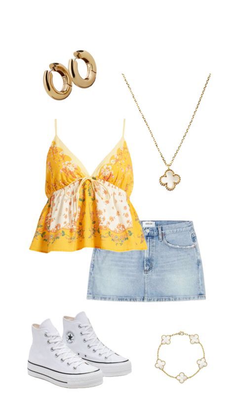 Vacation Outfits Night Out, Italy Wardrobe Spring, Cute Outfits For Mexico, Outer Banks Outfits Ideas, Outfits To Wear In Miami, Obx Inspired Outfit, Obx Outer Banks Outfits, Coastal Outfit Aesthetic, Summer Outfits Outer Banks