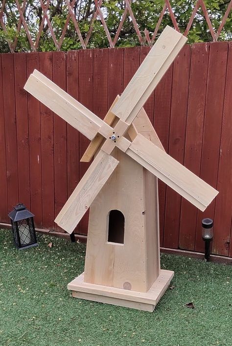 Wooden Windmill Plans, Windmill Woodworking Plans, Wood Windmill, Wooden Windmill, Small Easy Woodworking Projects, Windmill Wall Decor, Garden Windmill, Homemade Bird Houses, Windmill Decor