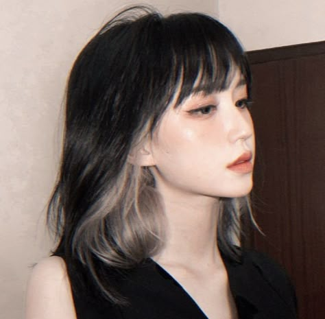 Short Hair With Blonde Underneath, Bleaching Underneath Hair, Dnd Madness, Toned Hair, Anime Hairstyles, Korean Hair Color, Hair Color Underneath, 2023 Hair, Baby Bangs