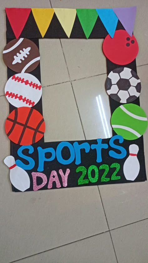 Summer Olympics Crafts, Sports Day Decoration, Sport Themed Crafts, Kids Olympics, Olympic Crafts, School Board Decoration, Bible School Crafts, Preschool Arts And Crafts, Preschool Art Activities