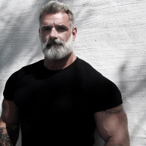 This is a great example (if not the greatest) what a muscle daddy should be! Anthony Varrecchia. Reinhardt Wilhelm, Anthony Varrecchia, Rough Men, 얼굴 드로잉, Beard Men, Silver Foxes, Beard Lover, Great Beards, Bear Man