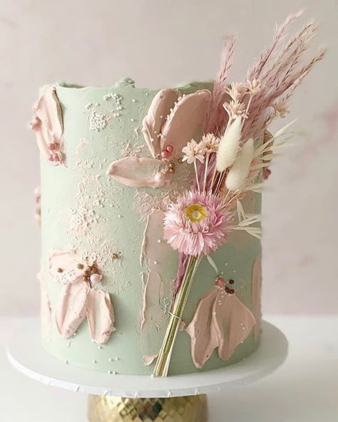 Dried Flowers For Cake, Birthday Cake Dried Flowers, Dried Flowers Cake Decoration, Dry Flowers Cake, Cake With Dry Flowers, Pastel Flower Cake, Cake With Dried Flowers, Boho Floral Cake, Cake For Sister