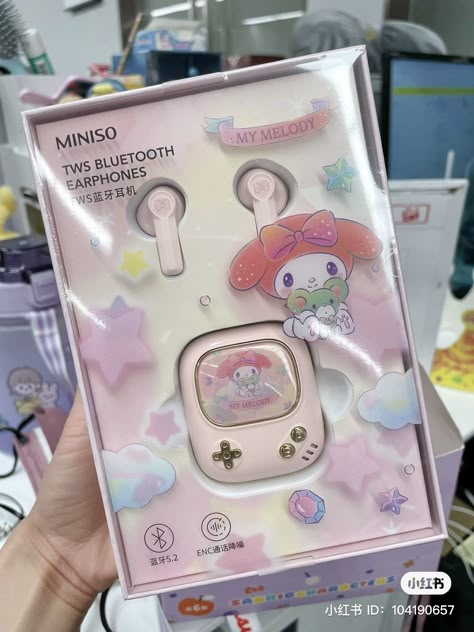 Cute Bluetooth Headphones, Cute Headphones, Sanrio Stuff, Aesthetic Objects, Cocoppa Wallpaper, Retro Gadgets, Hello Kitty Aesthetic, Follow Back, Hello Kitty Pictures