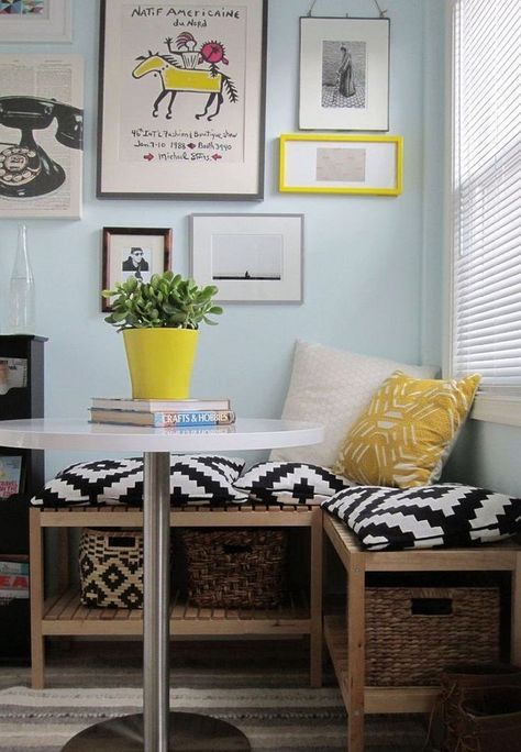 Corner breakfast nook for two with storage space under the bench is a snazzy way to save some space! Dining Room Alternatives, Corner Seating, Small Kitchen Tables, Diy Dining Room, Decor Ikea, Diy Dining, Small Space Diy, Kitchen Corner, Kitchen Nook