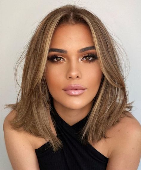 Medium-Length Light Golden Brown Hair Mum Bob, Light Brown Hair With Highlights Medium Length, Light Brown Hair Summer, Bronde Balayage Bob, Smokey Brunette, Light Brown Hair Short, Hazelnut Balayage, Bronde Lob, Light Brown Hair Dye