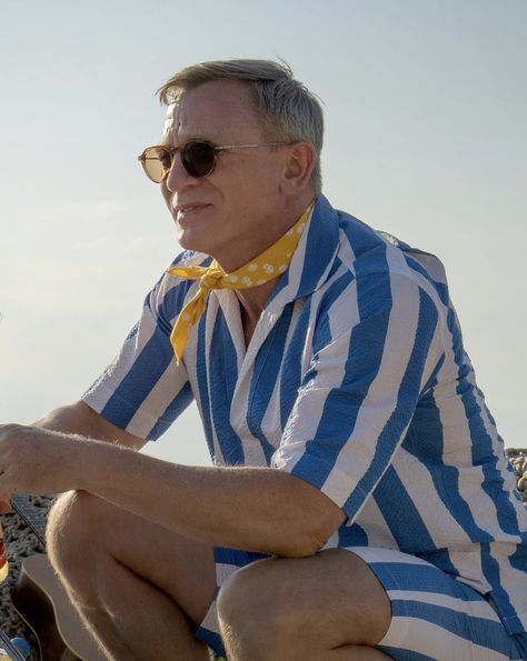 Benoit Blanc Outfit, Glass Onion, Pool Party Outfits, Queer Fashion, Daniel Craig, Cruise Outfits, Fire Fits, Movie Costumes, Sharp Dressed Man