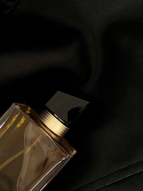 Ysl Aesthetic Vintage, Ysl Libre Perfume, Libre Perfume, Ysl Aesthetic, Mafia Princess, Ysl Libre, Black And Gold Aesthetic, Luxe Aesthetic, Black Cat Aesthetic