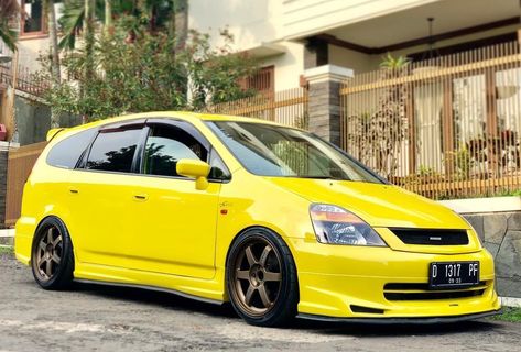 Free Android Wallpaper, Honda Stream, Top Luxury Cars, Cool Wallpapers Art, Mini Van, Android Wallpaper, Jdm, Luxury Cars, Bmw