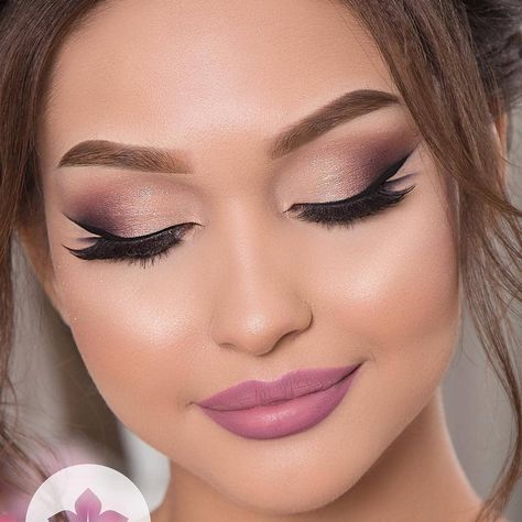 Makeup With A Pink Dress, Soft Glam For Wedding, Dusty Rose Makeup Look Wedding, Glam Makeup For Round Face, Pink Wedding Make Up, Shimmery Wedding Makeup, Dusty Rose Wedding Makeup, Pink Nude Eyeshadow Looks, Bridemaids Makeup Simple