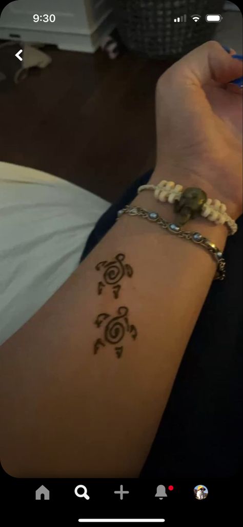 Hanna Design, Hannah Tattoo, Henna Tattoo, Turtles, Henna, Tattoo Ideas, Tattoos, Design, Art