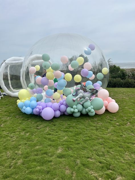 Step into a dreamscape of whimsy and wonder with this pastel bubble house, where every curve and color invites you to escape into a world of playful fantasy and vibrant serenity. Balloon Dome, Bday Decor Ideas, Bubble Dome, Bday Decor, Bubble House, Pink Purple, A World, Bubbles, Decor Ideas