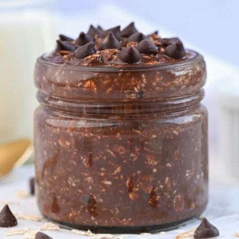 Simple Chocolate Overnight Oats for One Overnight Oats For One, Chocolate Overnight Oats, Healthy Oatmeal Recipes, Perfect Healthy Breakfast, Overnight Oats Recipe Healthy, Overnight Oats Healthy, Chocolate Oats, Oats Recipe, Chocolate Oatmeal