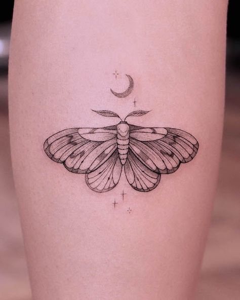 Moth Tattoo Meaning, Traditional Moth Tattoo, Luna Moth Tattoo, Moth Tattoos, Moth Tattoo Design, Insect Tattoo, Omerta Tattoo, Moth Tattoo, Badass Tattoos