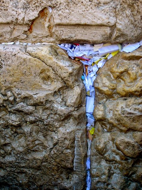 Wailing Wall, Jerusalem Wailing Wall, Learn Hebrew, Christian Pictures, School Art Projects, School Art, An Eye, I Don't Know, Art Projects, Spirituality