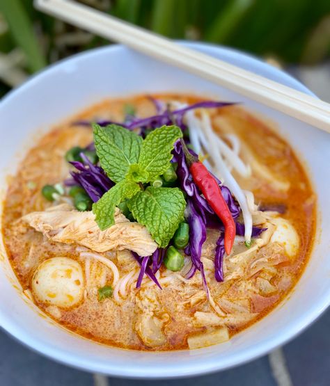 Khaopoon Recipe, Coconut Curry Noodles, Thai Soup Recipes, Thai Meals, Thai Recipes Noodles, Chicken Curry Soup, Clean Chicken, Cambodian Food, Khmer Food