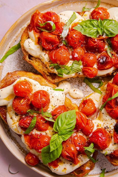 Roasted Tomato Basil Ricotta Toast, Tomato Ricotta Toast, Toast With Ricotta Cheese, Tomato Toast Breakfast, Ricotta Toast Recipes, Whipped Ricotta Toast, Brunch Toast, Tomato Confit, Tomato Toast