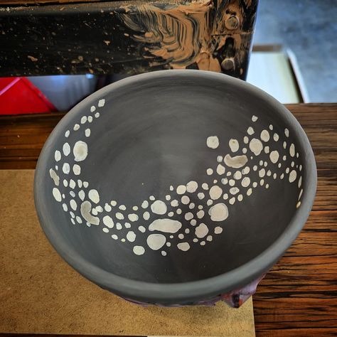 Tried out the frozen pond glaze technique created by Kathy McGuire. I'm delighted with the results 🙂 marbled Laguna clay body with Mayco Birch and Cordovan and dots of Spectrum's Running Hot Chowder glaze. Thank you so much @klm4655 for being so generous with the details of this glazing technique 🙂 so many fun possibilities. 😍 #frozenpond #maycoglaze #spectrumglazes #lagunaclay #glazetest #glaze #loveit #nofilter #nofilterneeded Running Hot Chowder Glaze Combinations, Frozen Pond Glaze, Snow Over Blue Midnight Glaze, Frozen Pond Glaze Technique, Frozen Pond Aesthetic, Spectrum Glacier Glaze, Spectrum Glazes, Laguna Clay, Laguna Nebula Blue Glaze