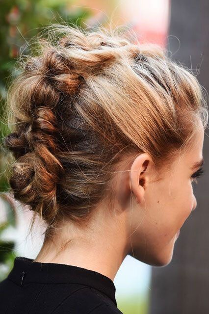 Mohawk Updo, Braided Mohawk Hairstyles, Faux Hawk Hairstyles, Prom Hairstyles For Short Hair, Kiernan Shipka, Faux Hawk, Beautiful Braids, Penteado Cabelo Curto, Easy Braids