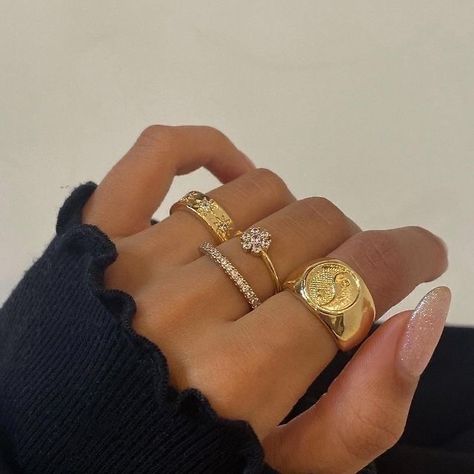 Gold rings, gold Jewelry, circle rings, jewelry, that girl Nail Jewelry, Dope Jewelry, Classy Jewelry, Jewelry Lookbook, Stacked Jewelry, Girly Jewelry, Jewelry Inspo, Dream Jewelry, Pretty Jewellery