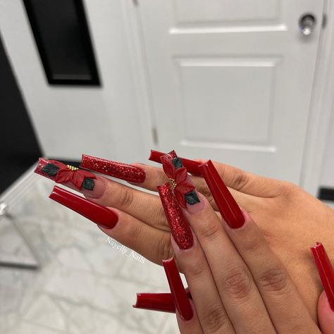 NAYELLY_NAILS ❁ on Instagram: “Christmas sets = I get to do my 3D Poinsettia!!❤️🎄 @elegancenailsupply Candy apple @elegancenailsupply I see red @elegancenailsupply…” Poinsettia Nails, Nayelly Nails, I See Red, Work Nails, Dope Nail Designs, Instagram Christmas, Candy Apple, Square Acrylic Nails, Candy Apples