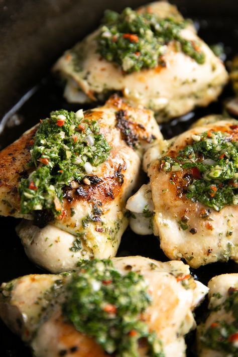 Chimichurri Chicken Recipe #chimichurri #chimichurrichicken #chickenrecipe #chimichurrirecipe #chickenmarinade #lowcarb #glutenfree #dairyfree | For this recipe and more visit, https://theforkedspoon.com/chimichurri-chicken/ Argentinian Chimichurri, Chimichurri Chicken, Chimichurri Recipe, Light Salad, Chimichurri Sauce, Glutenfree Dairyfree, Health Dinner, Chicken Marinades, Health Dinner Recipes