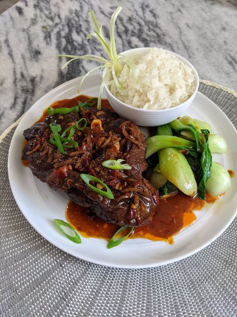 Beef Shank Slow Cooker, Osso Bucco Recipe, Beef Shank Recipe, Beef Shanks, Osso Buco Recipe, Vegetables And Rice, Osso Bucco, Beef Shank, Asian Beef