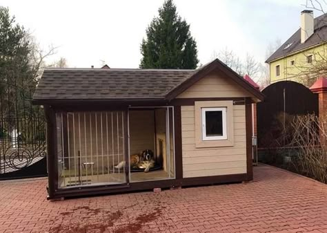 Outdoor Dog House Ideas, Dog House Diy Outdoor, Large Dog House Plans, Large Dog House Outdoor, Dog House Ideas, Outside Dog Houses, Big Dog House, Backyard Dog Area, Luxury Dog House