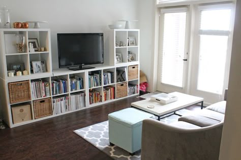 Ikea Kallax Entertainment Center, Kallax In Living Room, Salon Kallax Ikea, Ikea Kallax Tv Wall Unit Ideas, Kallax Toy Storage Living Room, Ikea Kallax 5x5 Ideas, Kallax Media Wall, Kallax Configurations, Kallax Ideas Living Room