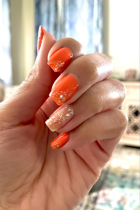 Orange And Gold Glitter Nails, Orange Nails Sparkle, Turkey Manicure, Orange And Glitter Nails, Orange Christmas Nails, Orange And Gold Nail Designs, Sparkly Orange Nails, Orange Nails Glitter, Orange Prom Nails