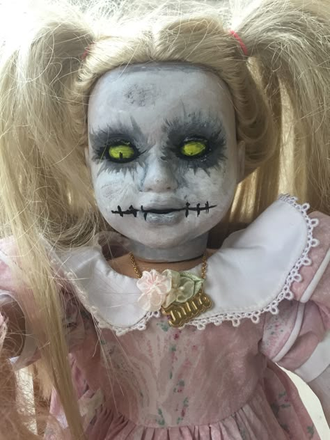 Creepy Doll Scary Puppet, Abandoned Attic, Diy Zombie Dolls, Geeky Wallpaper, Creepy Doll Halloween, Horror Crafts, Paranormal Pictures, Creepy Baby Dolls, Doll Creepy