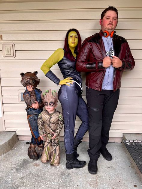 Family Costumes For 3, Oogie Boogie Costume, Marvel Halloween Costumes, Marvel Family, Cute Couples Costumes, Family Halloween Costume, Akali League Of Legends, Family Cosplay, Marvel Costumes