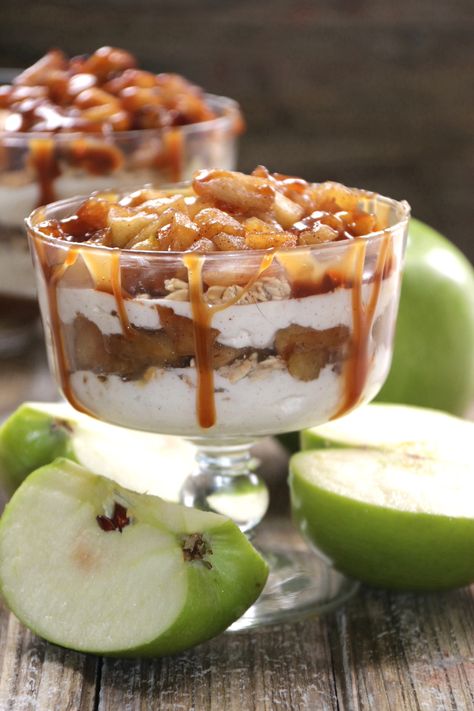 Individual Trifles, Caramel Apple Trifle, Thanksgiving Breakfast, Apple Donuts, Apple Breakfast, Apple Trifle, Caramel Desserts, Trifle Desserts, Trifle Recipe