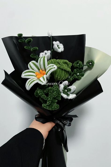 green bouquet Lily Of The Valley Pipe Cleaner, Pipecleaner Flower Bouquet, Fuzzy Wire Flower Bouquet, How To Wrap A Bouquet, Pipe Cleaner Flowers Bouquet, Green Bouquet Flowers, Fuzzy Wire Flower, Flower Bouquet Green, Pipe Cleaner Flower Bouquet