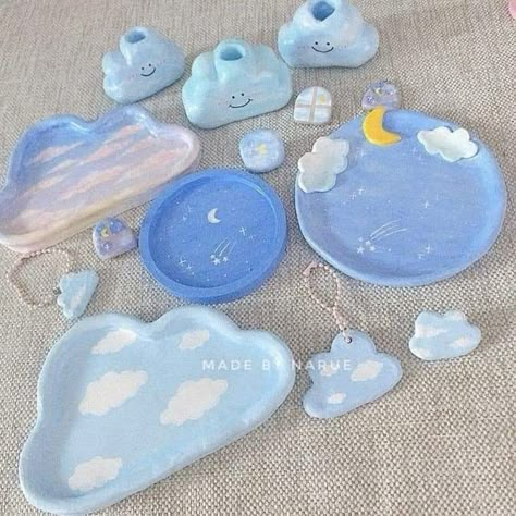 Mini Sculptures, Diy Pottery Painting, Moons And Stars, Diy Air Dry Clay, Fabric Background, Dishes Plates, Tanah Liat, Pinterest Diy Crafts, Clay Diy Projects