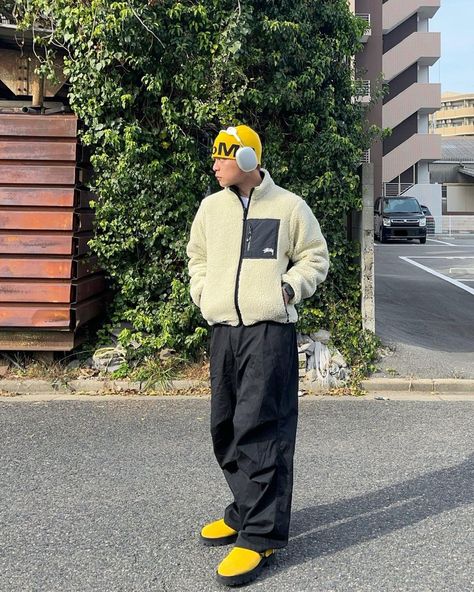 Onitsuka Tiger Yellow, Pants Outfit Men, Yellow Fits, Street Fashion Men Streetwear, Onitsuka Tiger, Mens Fall, Men Fits, Mens Fashion Trends, Streetwear Outfit