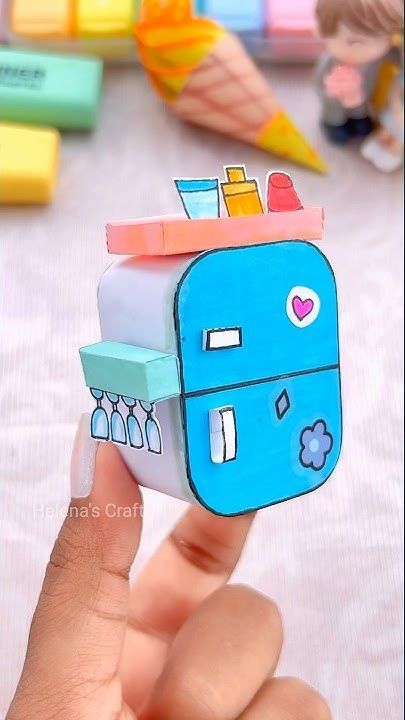 Miniature Refrigerator, Kawaii Diy Crafts, Cardboard Crafts Kids, Diy Felt Christmas Tree, Cardboard Crafts Diy, Creative Kids Crafts, Paper Dolls Diy, Kawaii Diy, Paper Duck