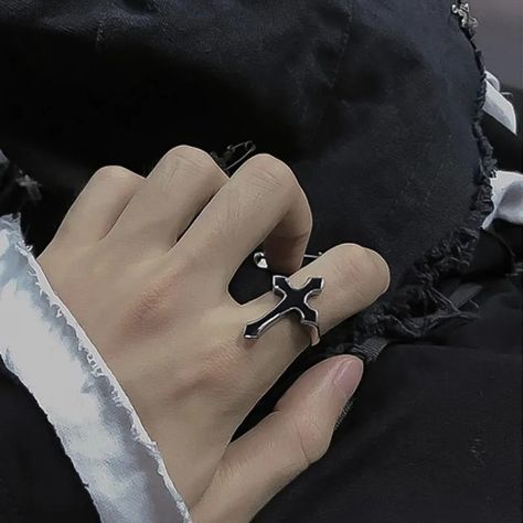 Looking for gothic cross alloy unisex open ring 1 piece that offer quality, style, and affordability? Well you are at the right place! 🛍️ Our wide range of products are designed to provide exceptional benefits, so you can enjoy the best customer experience possible. Plus, we're currently offering exclusive deals on our inventory. 🎉 Shop now and see why customers love us! #onlinestore #shopping #qualityproducts #affordability #customersatisfaction Insect Ring, Ring Party Jewelry, Grunge Accessories, Big Cross, Ring Settings Types, Gothic Metal, Retro Punk, Gothic Rings, Trendy Ring